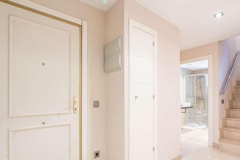 Impresionante Apartamento De 4 Dormitorios 3 Banos Y 2 Plazas De Garaje Madri Exterior foto