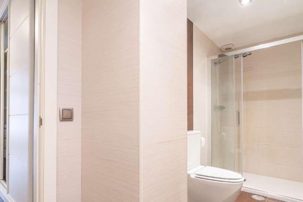 Impresionante Apartamento De 4 Dormitorios 3 Banos Y 2 Plazas De Garaje Madri Exterior foto