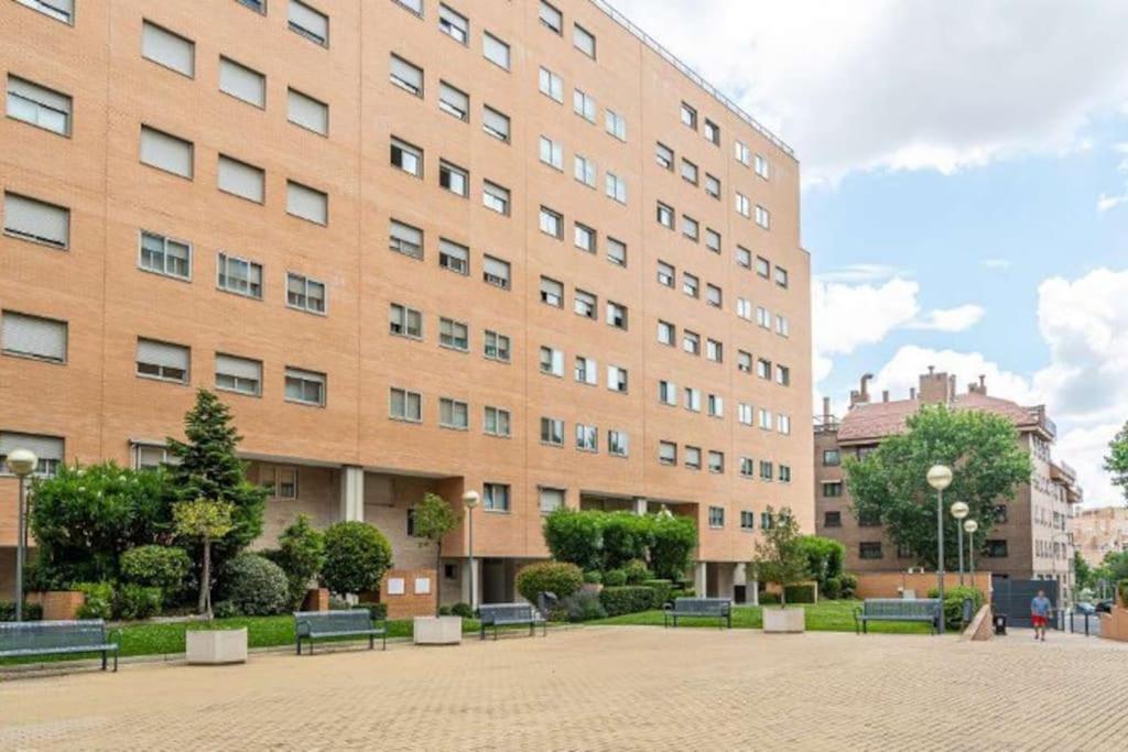 Impresionante Apartamento De 4 Dormitorios 3 Banos Y 2 Plazas De Garaje Madri Exterior foto